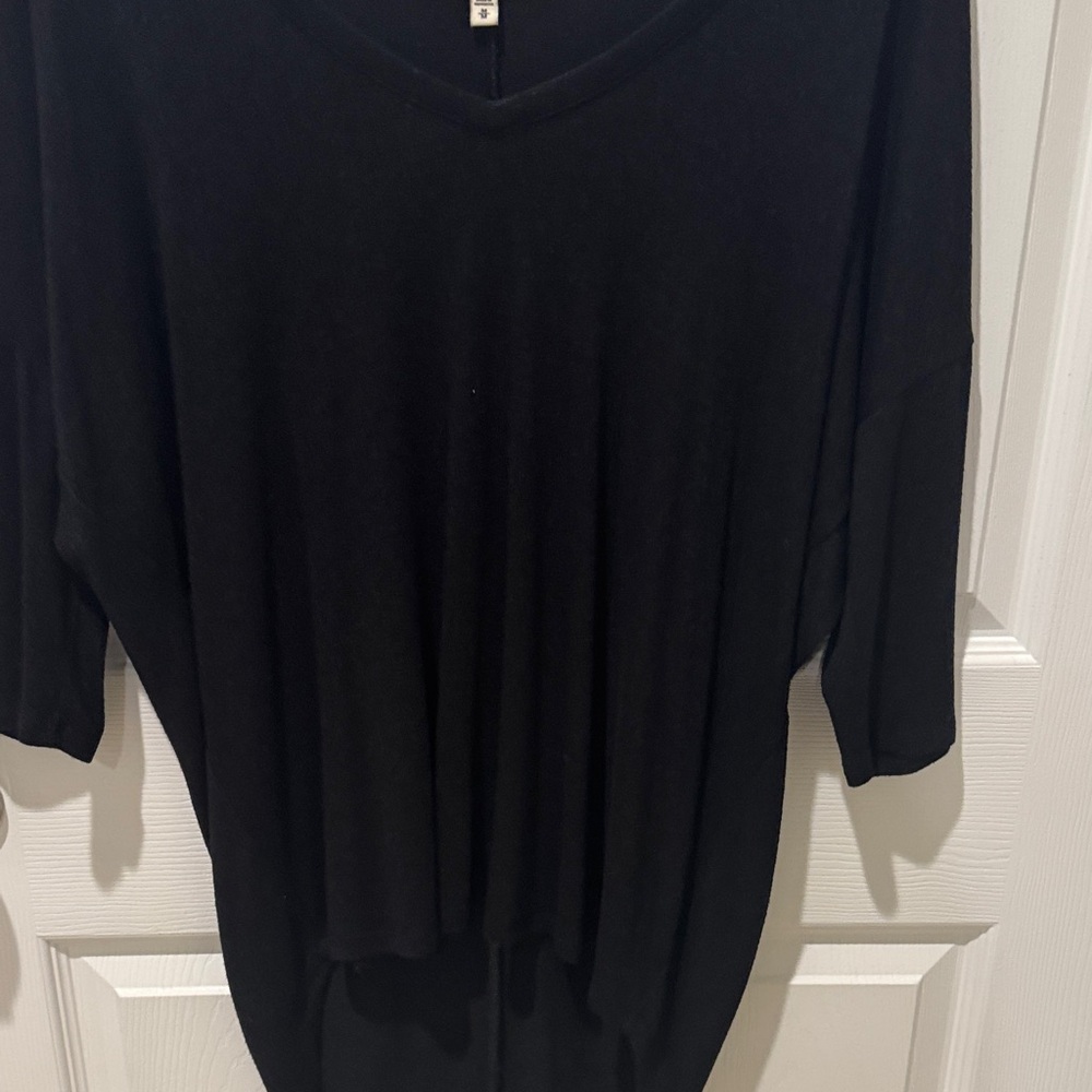 Express Charcoal V-Neck Top - Picture 11 of 12